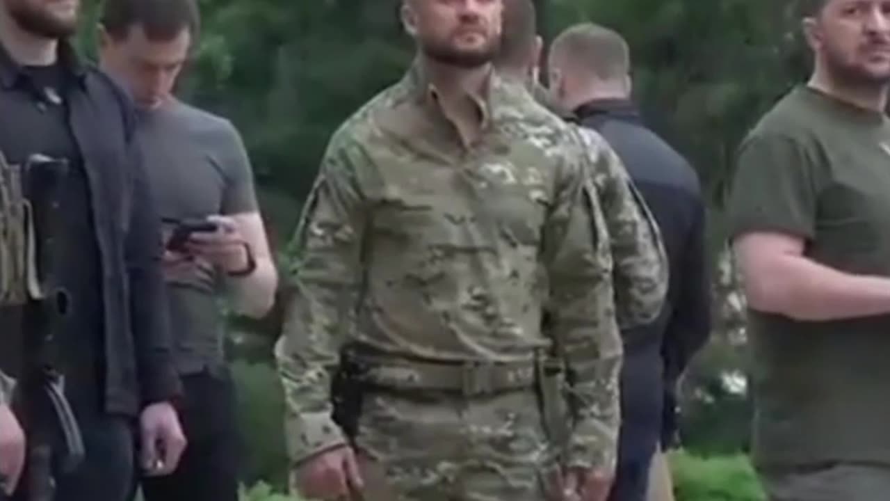 Have You Noticed Volodymyr Zelensky’s Bodyguard 😮🤔