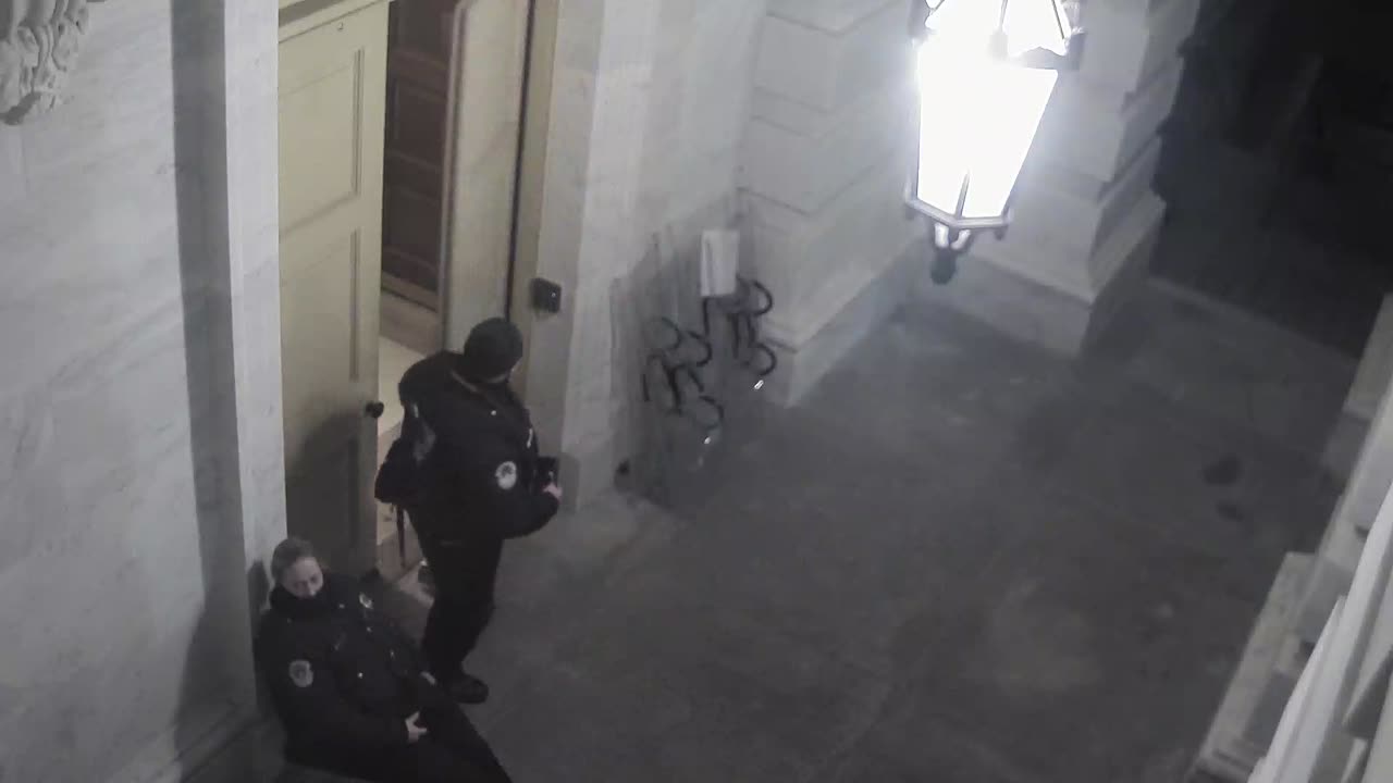 0401USCS01LawLibraryDoorExterior_2021-01-06_20h40min01s877ms.mp4