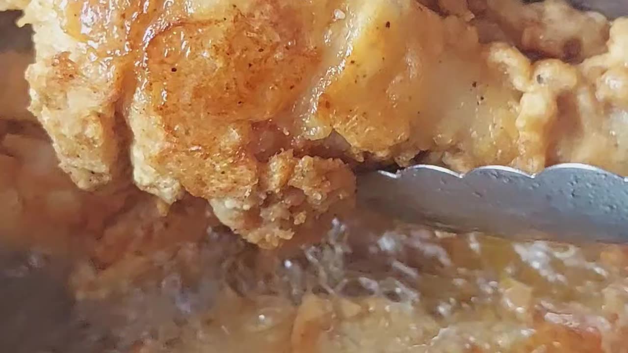 Crispy & Juicy Fried Chicken Recipe 🍗 🐔 How to Make Buttermilk Fried Chicken | Easy Recipe Guide!