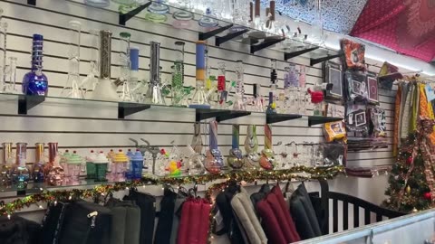 Vlogmas Day 3 ~ Shopping for Christmas Gifts + Buying MORE Decorations. I Can't Help Myself!