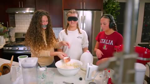 Blind, Deaf, Mute BAKING Challenge | Mom and Daughters