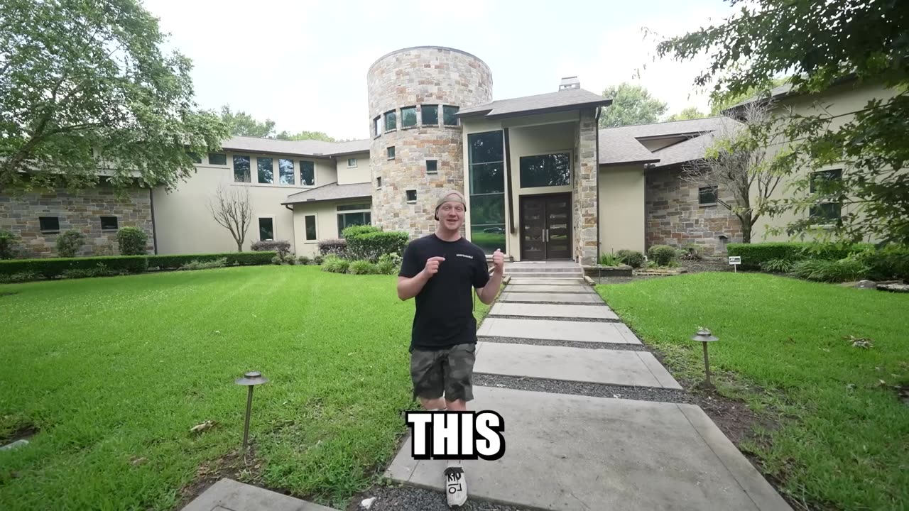 Filling My Friend's House With 100 Million Packing Peanuts!