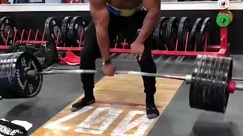 Larry Wheels vs. 675lb One-Arm Deadlift