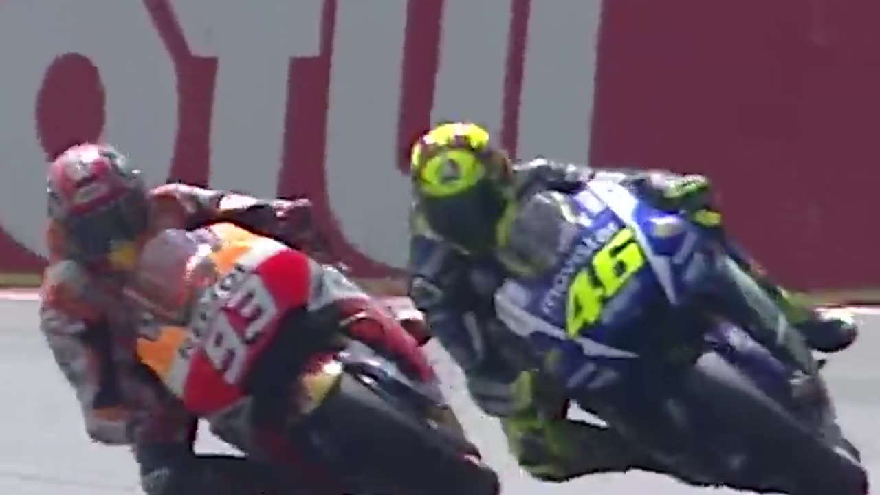 Rossi vs Marquez on the final lap at Assen