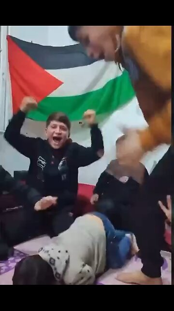 Palestinian Children Learn Of A Cease Fire