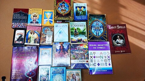 TAROT & ORACLE CARDS- AMAZING TOOLS TO BUILD YOUR PSYCHIC ABILITIES !!!