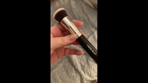 Flat top kabuki brush