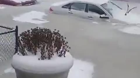 🚨🇺🇸 Meanwhile in Detroit, US Holy - first Detroit flooded & then it froze ‼️