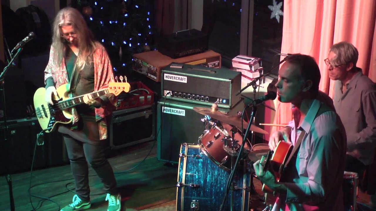 Miss Massive Snowflake - Cherry Blossom (Indie/Rock)