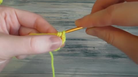 How To Crochet a Simple Flower - Absolute Beginners