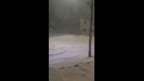 Heavy snow and wind at 4am