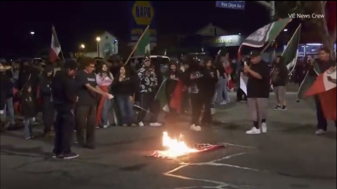 ILLEGAL MIGRANTS BURN AMERICA FLAG🧟‍♀️🔥🇺🇸🔥🧟‍♂️ IN CALIFORNIA🇺🇸💫