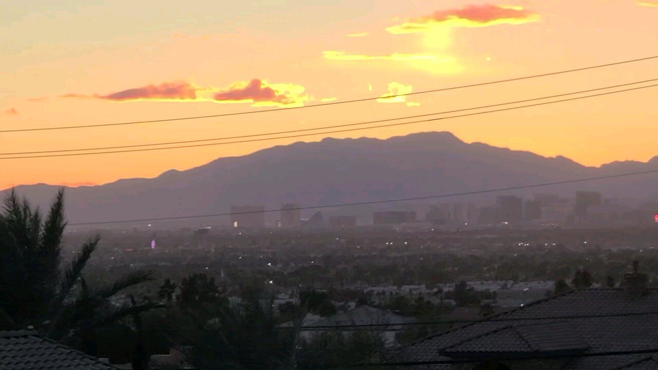Did you see tonight's Las Vegas sunset? Check this out! 01.07.2025 #follow #lasvegas #weather