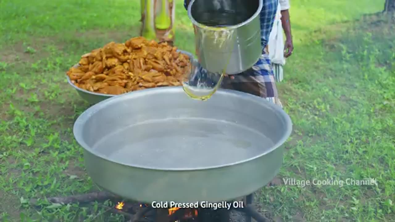Full Chicken Deep Fry/ Amroz Chicken Deep Fry Pakistan street food chicken fry
