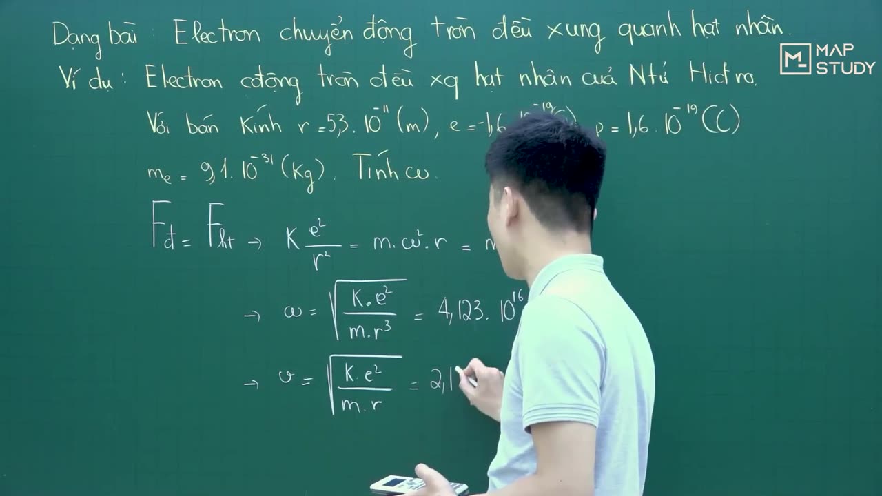 Bài 0302 st4 Electron chuyển động tròn đều xung quanh hạt nhân 10 Phút