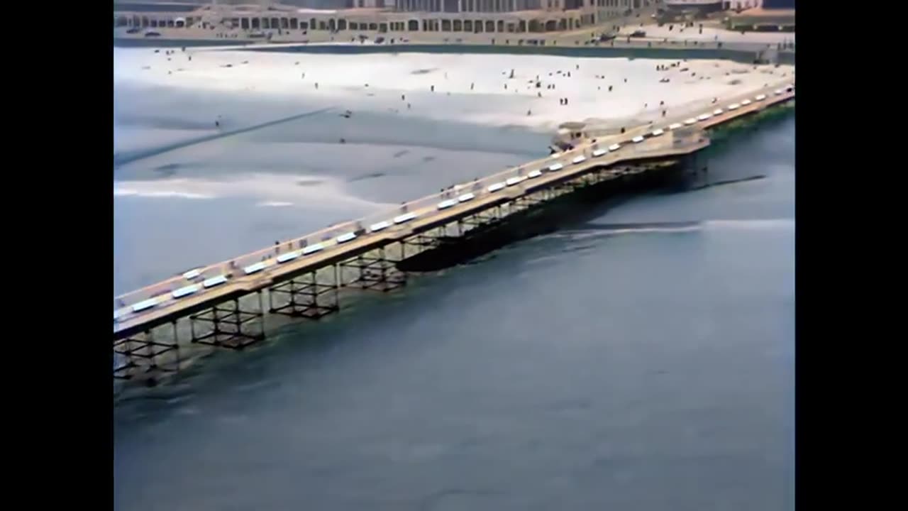 Scheveningen’s Lost Pier: 1924-1943 in Vibrant Color!