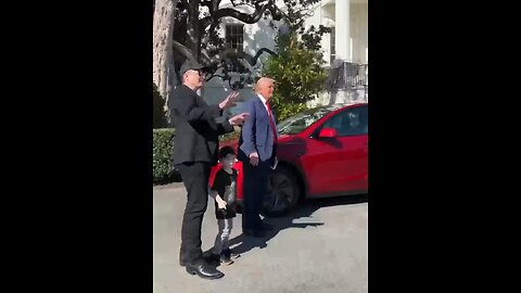 BREAKING: President Trump chooses the red MODEL S PLAID on Elon’s suggestion! 🔥😂