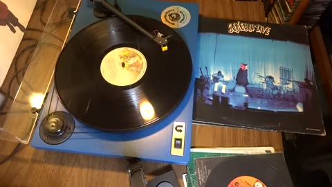 vinyl artifact: Genesis Live (1974)