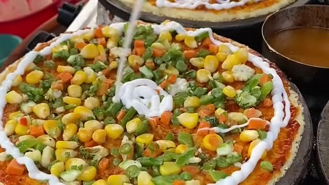 Indian street food: Desi wala pizza