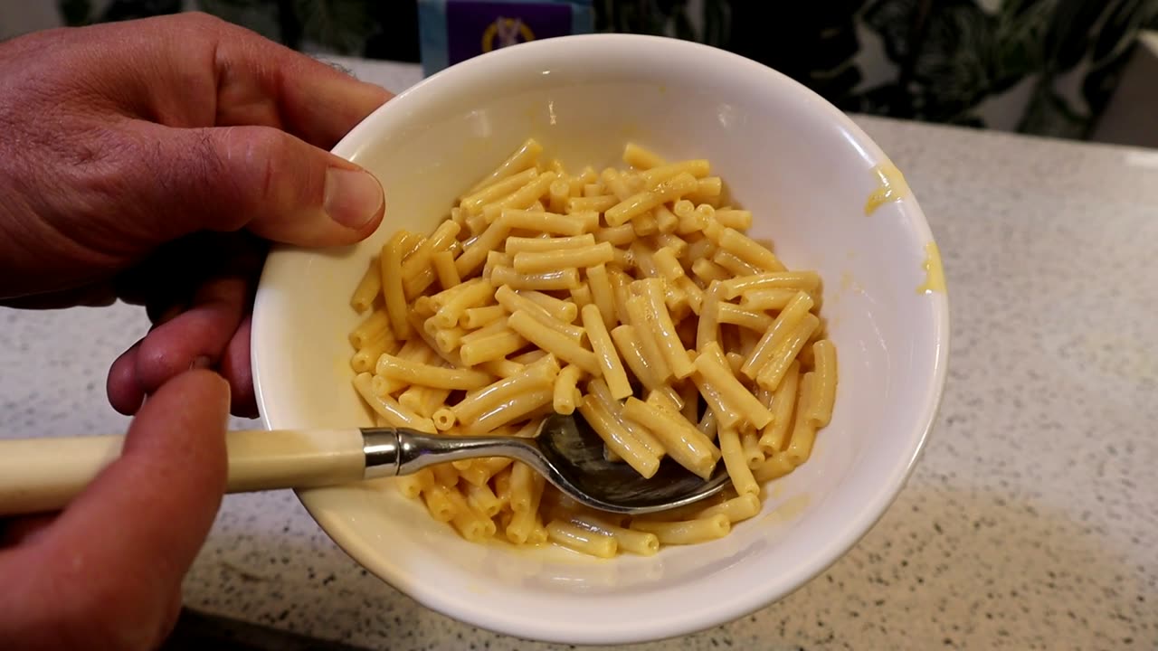 Annie's Organic Macaroni and Cheese Taste Test Review