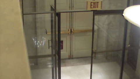0404USCS01LawLibraryDoor_2021-01-06_00h49min17s363ms.mp4