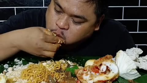 Mukbang nasi cumi