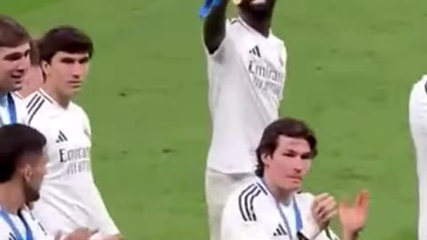 🔥 LA RESPUESTA DE RÜDIGER A UN FAN DEL BARÇA 🔥