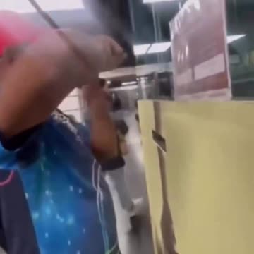 False asylum seekers insult Italians and then threaten a woman that if she