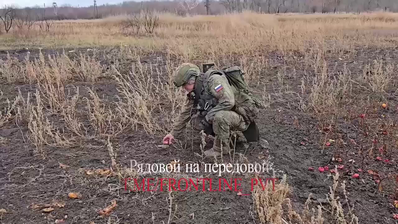 Russian military are clearing mines from the territory of Selidovo