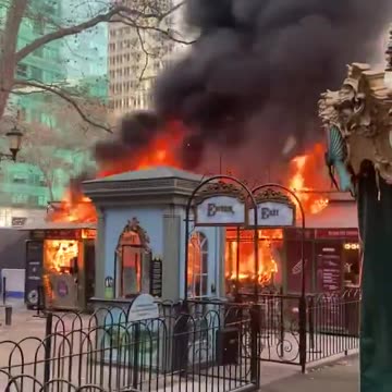Fire broke out in NYC.mp4
