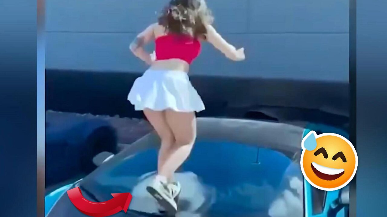 Laughing Moments of the Year | Try ot to laugh