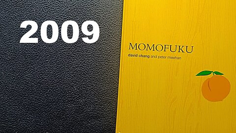 MOMOFUKU, david chang and peter Meehan, 2009, CLARKSON POTTER/PUBLISHERS, Crown Publishing Group