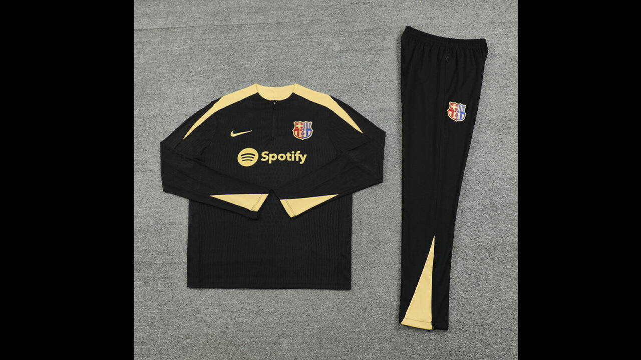 👉🏻⚽️2024-25 Barcelona Adult/Kid Black Long Sleeve Tracksuit