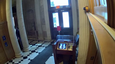 0216USCS02UpperSenateDoorInterior_2021-01-06_11h20min02s730ms.mp4