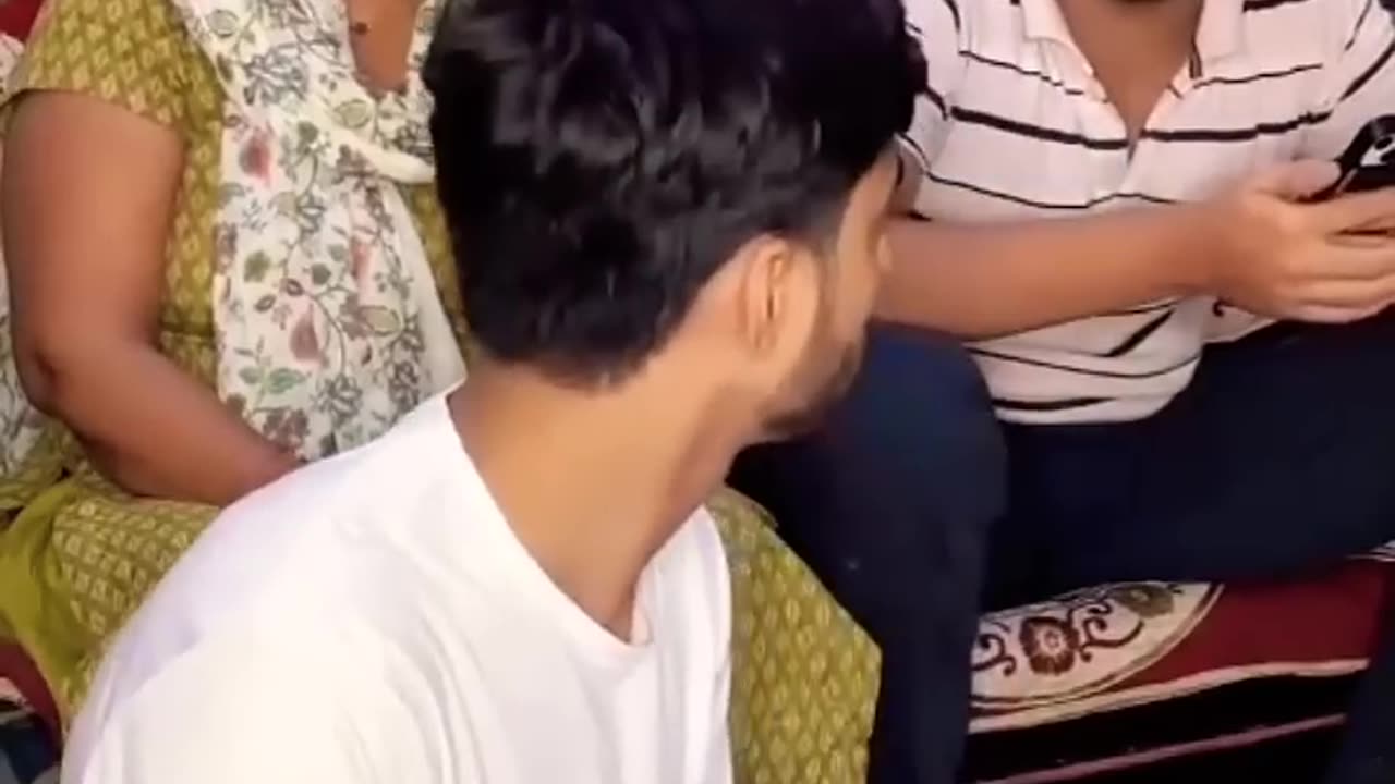 Brother asked question to brother in English. How was Maan's reaction in front of Anupama?