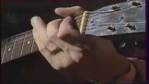 Stevie Ray Vaughan - acoustic guitar solo (1983)