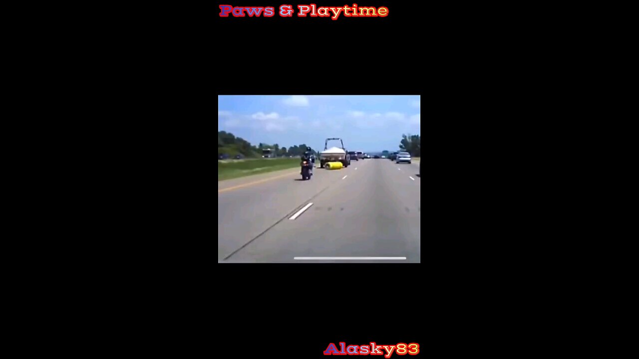 TRAGIC ACCIDENT OF A MOTORCYCLIST ON THE FREEWAY