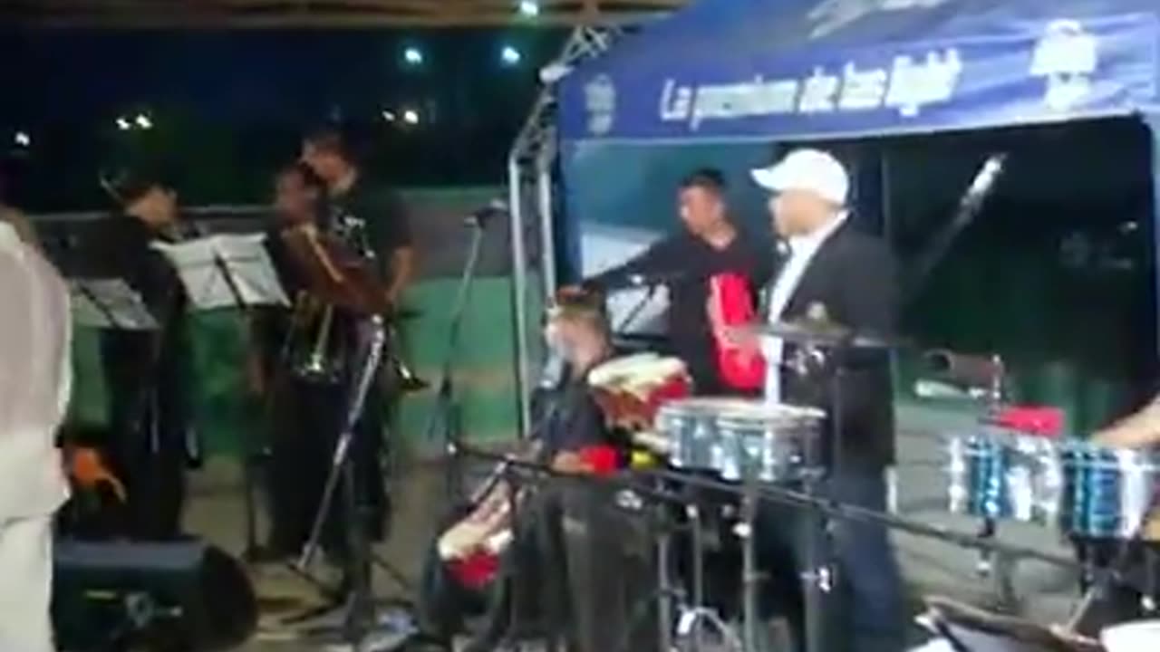 Elio Pacheco y su Orquesta feat Ronald Montezuma