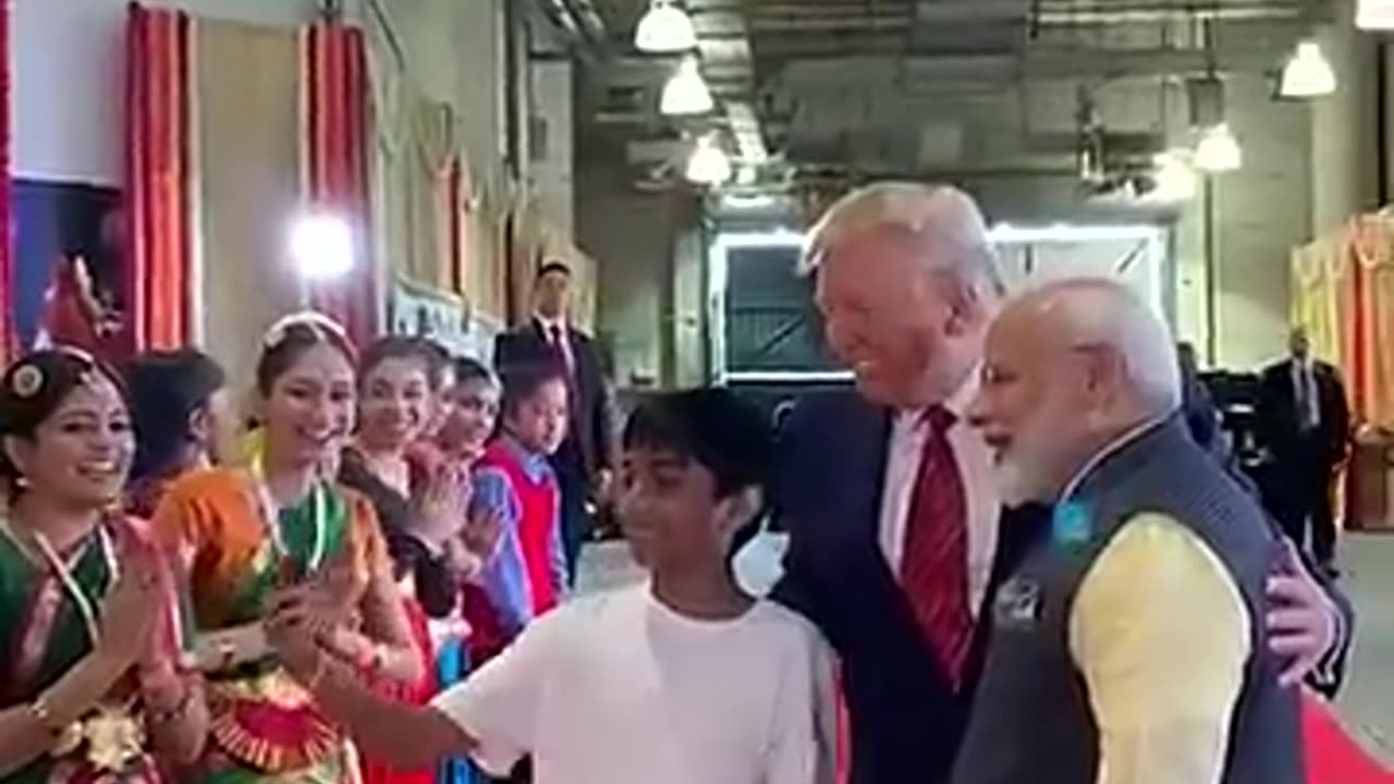 PM Modi President Trump interacted with a group of youngsters at during HowdyModi event_360p