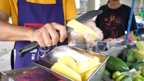World's Fastest fruit cutter 😱🍎🍉🍇🍑🍒🍏🍍🇹🇭 Thailand 🎭