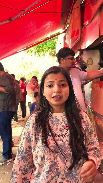 Next level warning in Delhi! 🤔😡