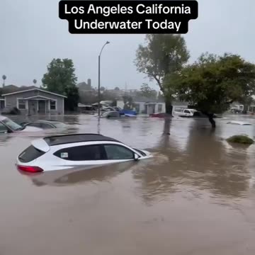 🇺🇸 Los Angeles Flooding - LA goes from the worst fires in American history to this.