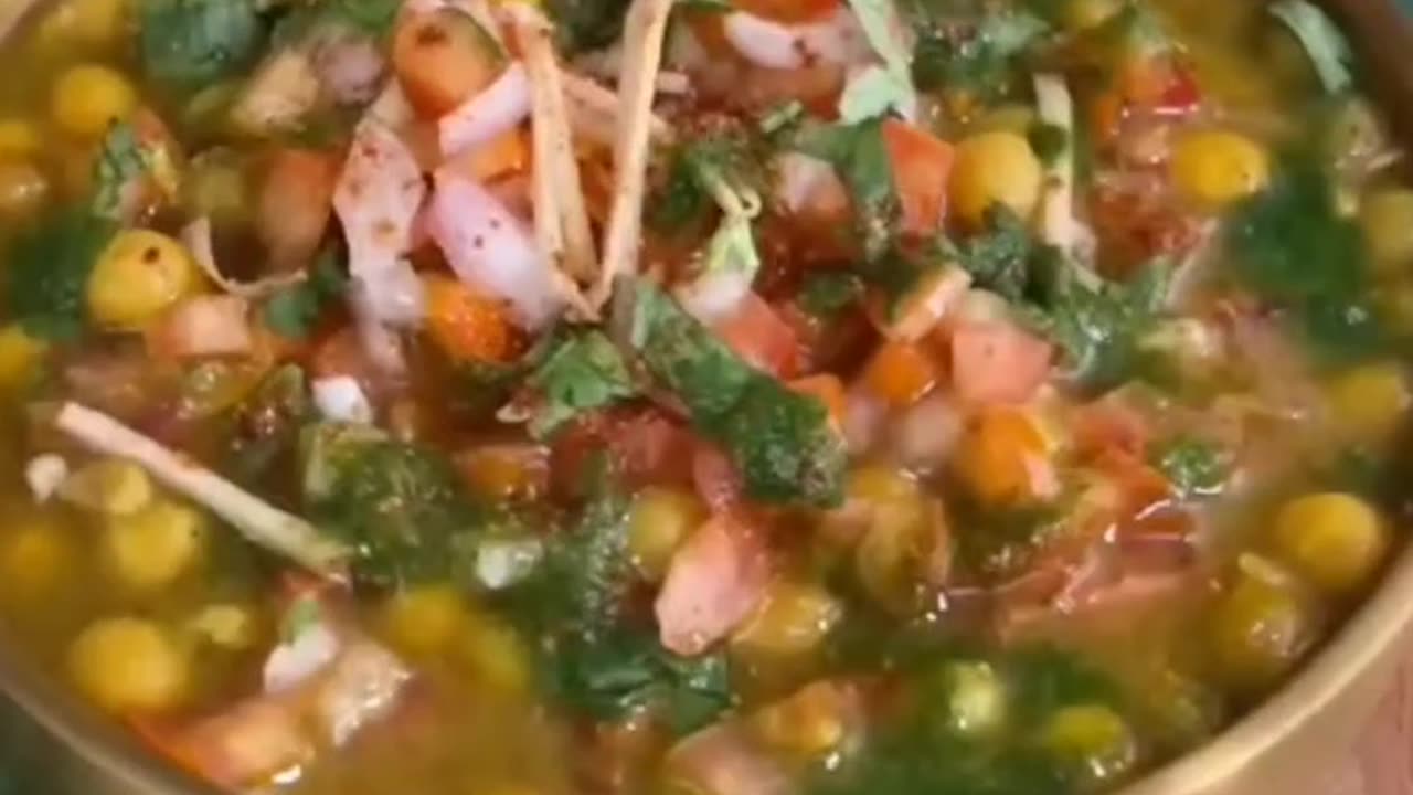 indian Delhi Style Matar Kulcha