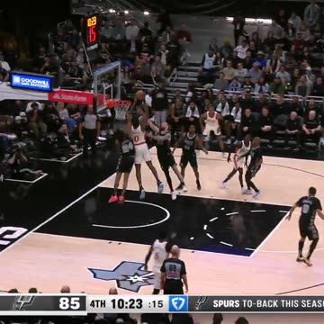 NBA - JALEN DUREN OVER TWO DEFENDERS 💥💥