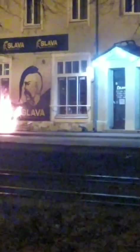 Tallinn Restaurant 'Glory to Ukraine' Set on Fire; Arson Caught on Video 😁