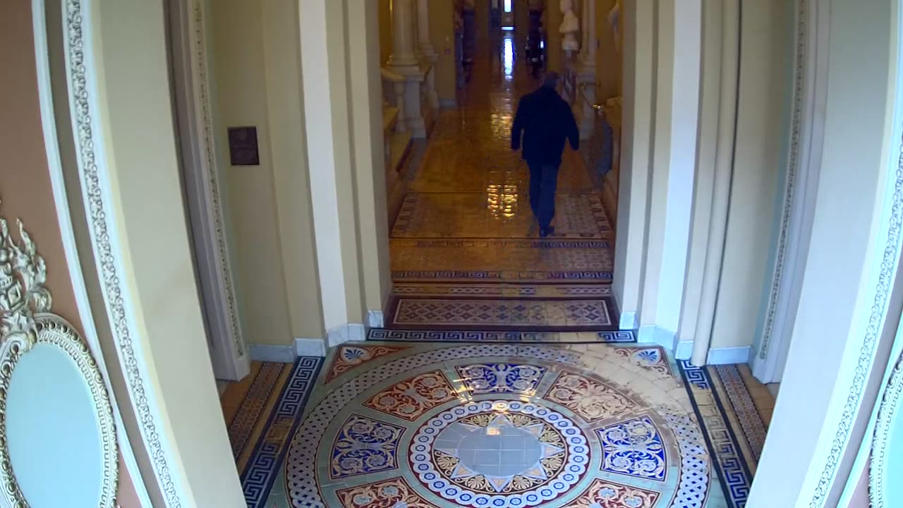 0205USCS02WestStairsnearS221_2021-01-06_10h40min01s577ms.mp4