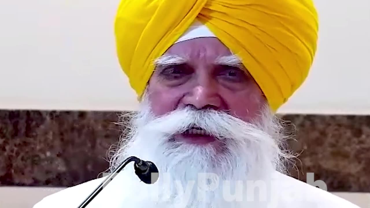 ਇੰਗਲੈਂਡ ਵਿੱਚ ਹੋਏ ਪੰਥਕ ਇਕੱਠ ਵਿੱਚ ਭਾਈ ਰਾਜਿੰਦਰ ਸਿੰਘ ਚਿੱਟੀ ਆਪਣੇ ਵਿਚਾਰ ਪੇਸ਼ ਕਰ ਰਹੇ ਹਨ