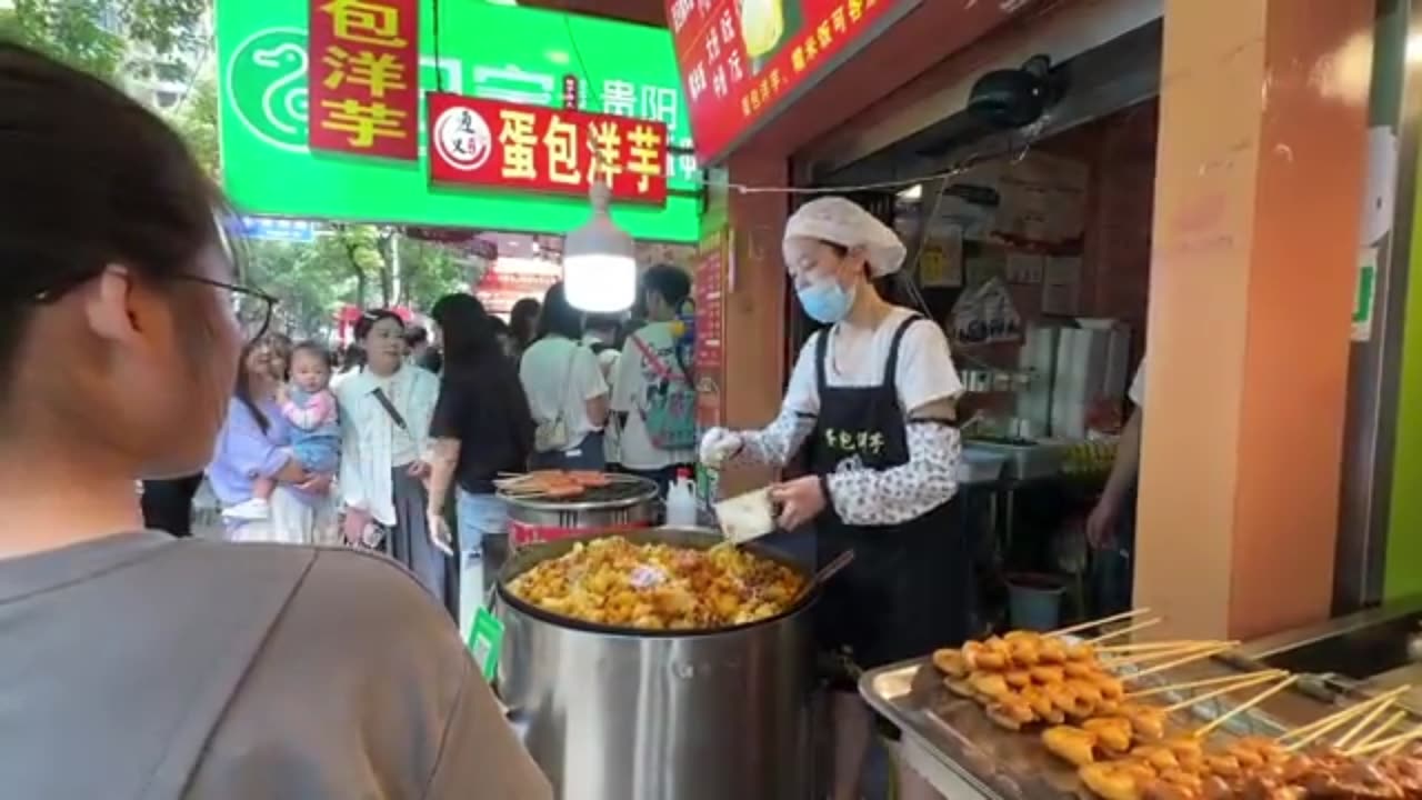 Taste the Magic of Guiyang’s Street Food Market – Your Next Favorite Food Spot!