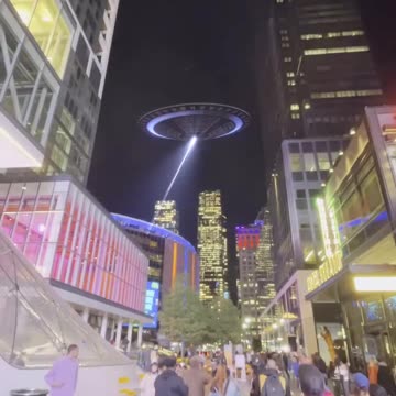 UFO 🛸 spotted in New York City. Could be a drone