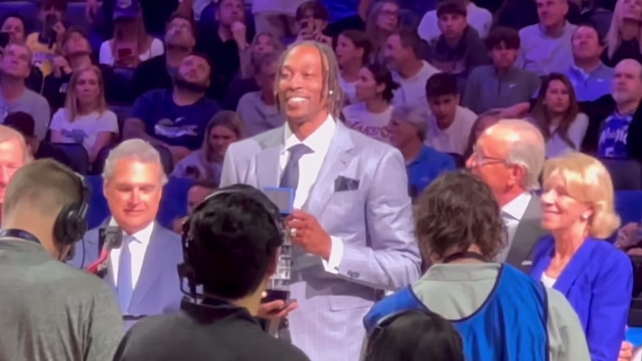 Dwight Howard inducted in the Magi Hall of Fame